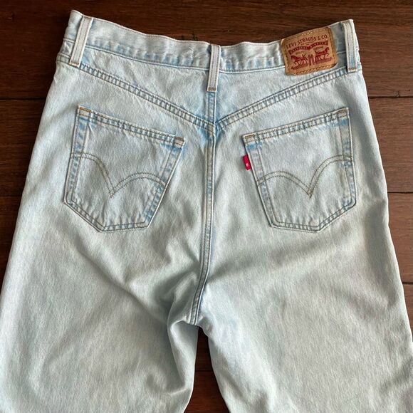 Levi's High-Waisted Straight Jeans Light Wash Size 30x29 - Picture 9 of 14